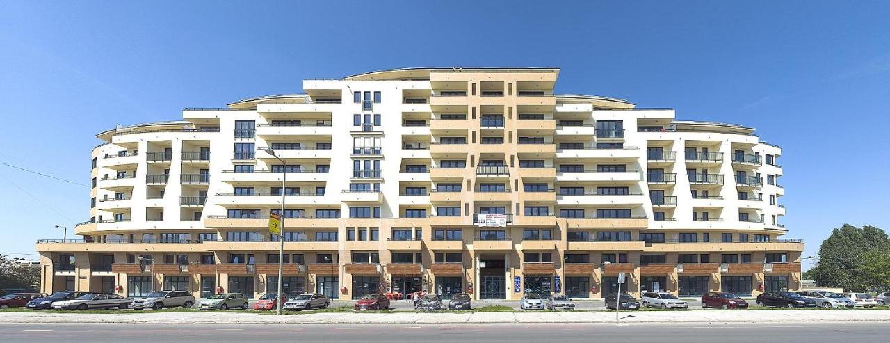 Tisza Palota Apartmanok Szegedin Exterior foto