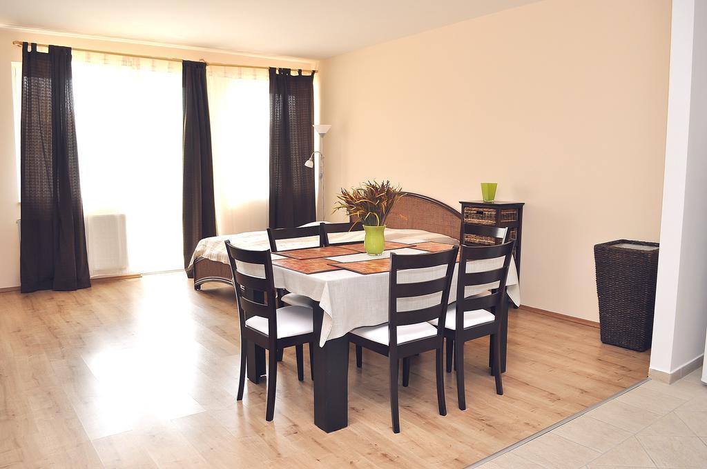 Tisza Palota Apartmanok Szegedin Zimmer foto
