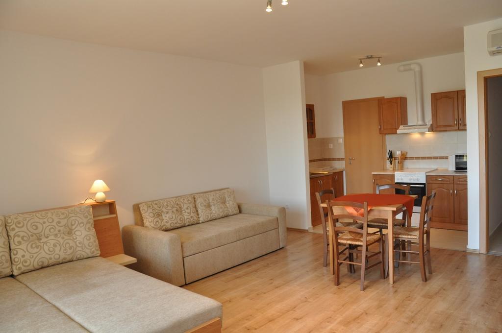 Tisza Palota Apartmanok Szegedin Zimmer foto