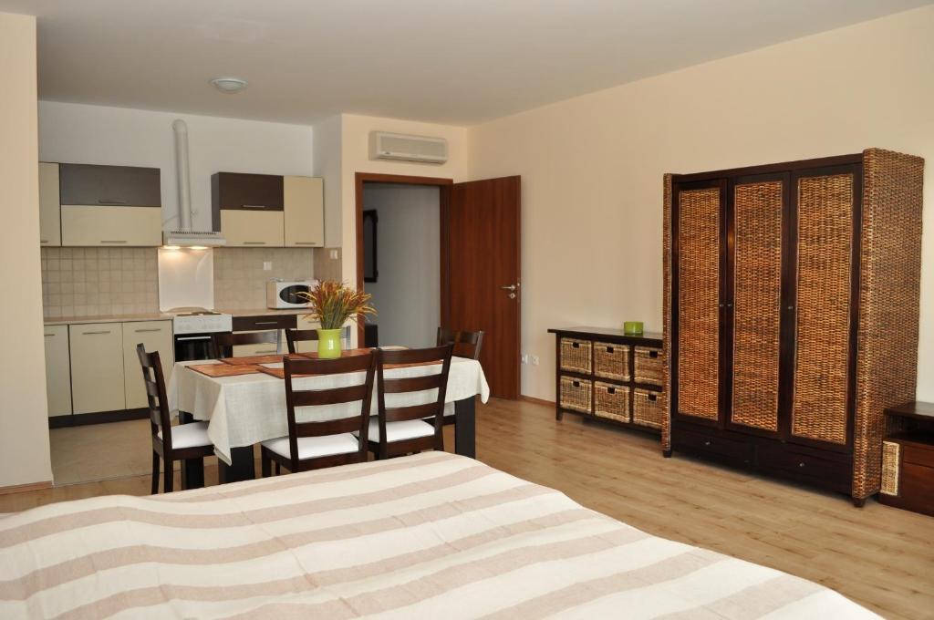Tisza Palota Apartmanok Szegedin Zimmer foto